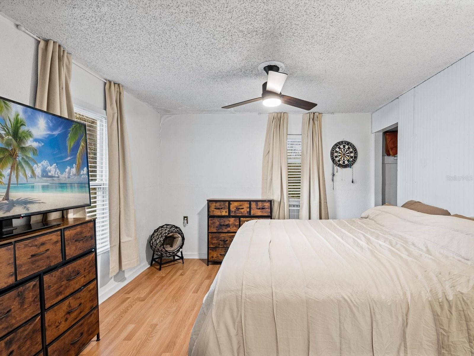Single Family Residence at 910 E ESKIMO AVE, TAMPA, photo 6 of 55