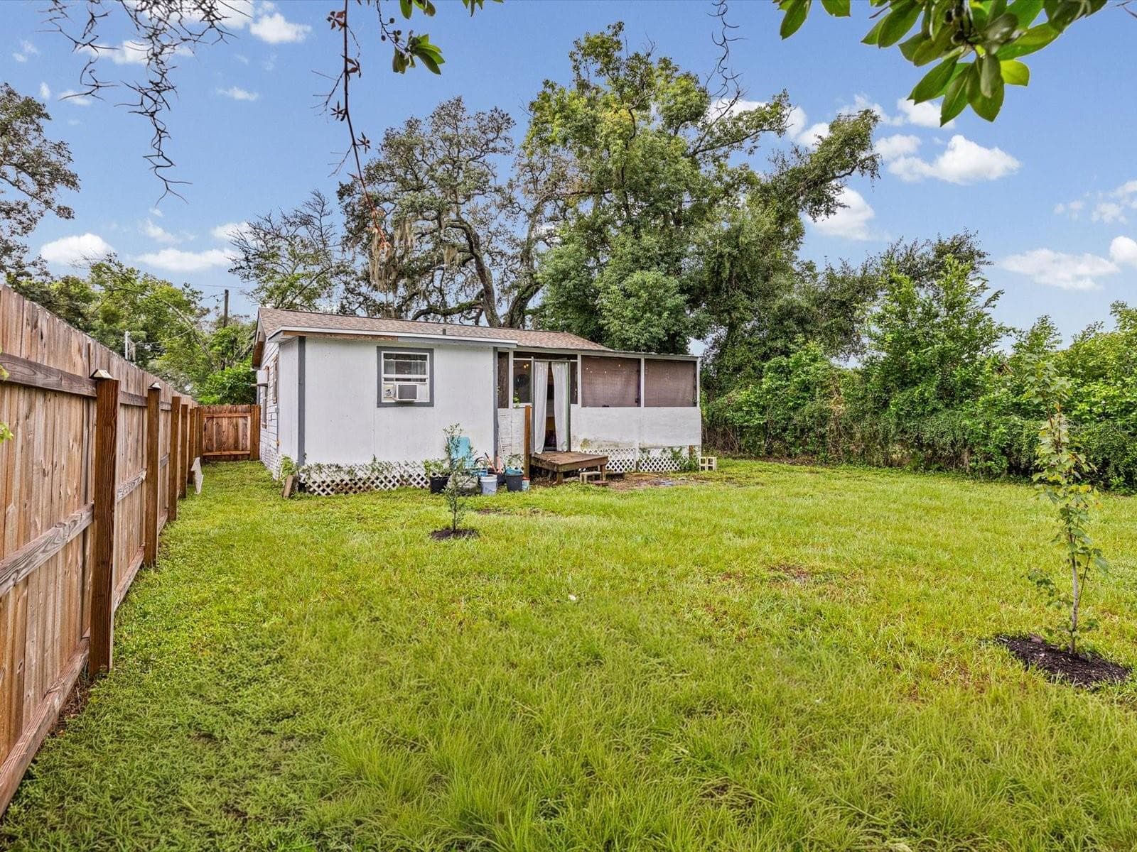 Single Family Residence at 910 E ESKIMO AVE, TAMPA, photo 28 of 55
