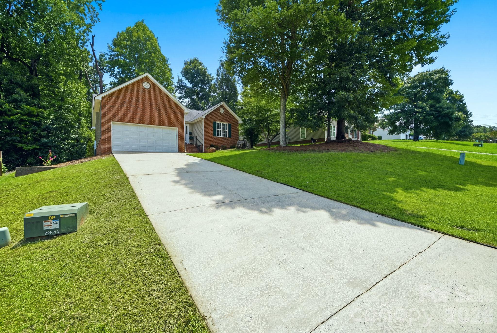 LONG DRIVEWAY - 1008 Raywood Court, Matthews