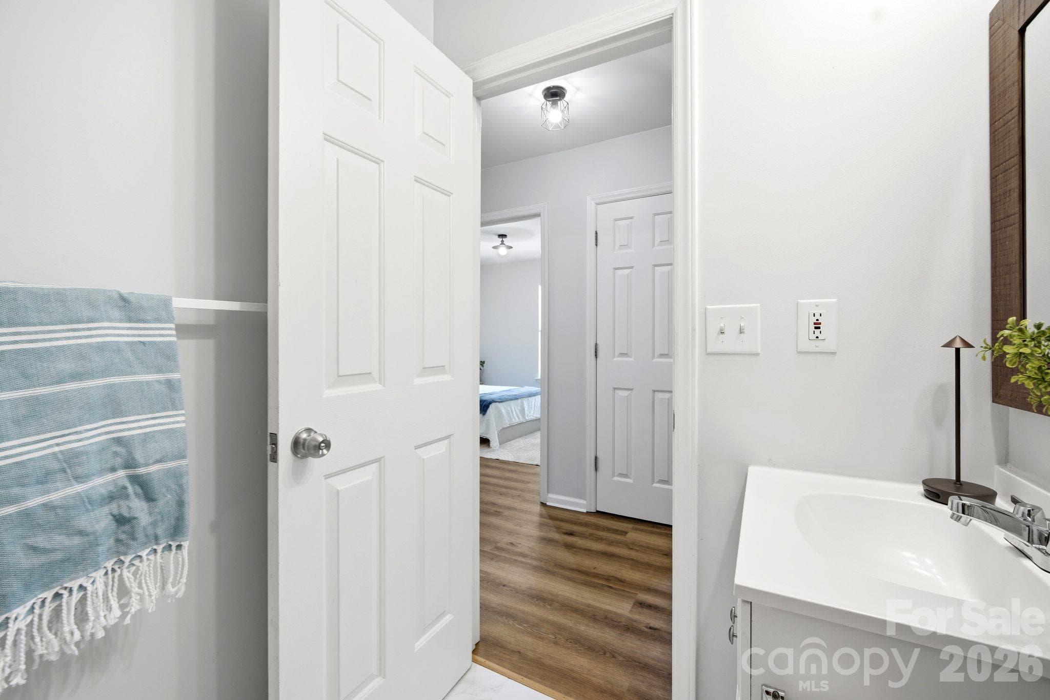 HALLWAY FULL BATHROOM - 1008 Raywood Court, Matthews