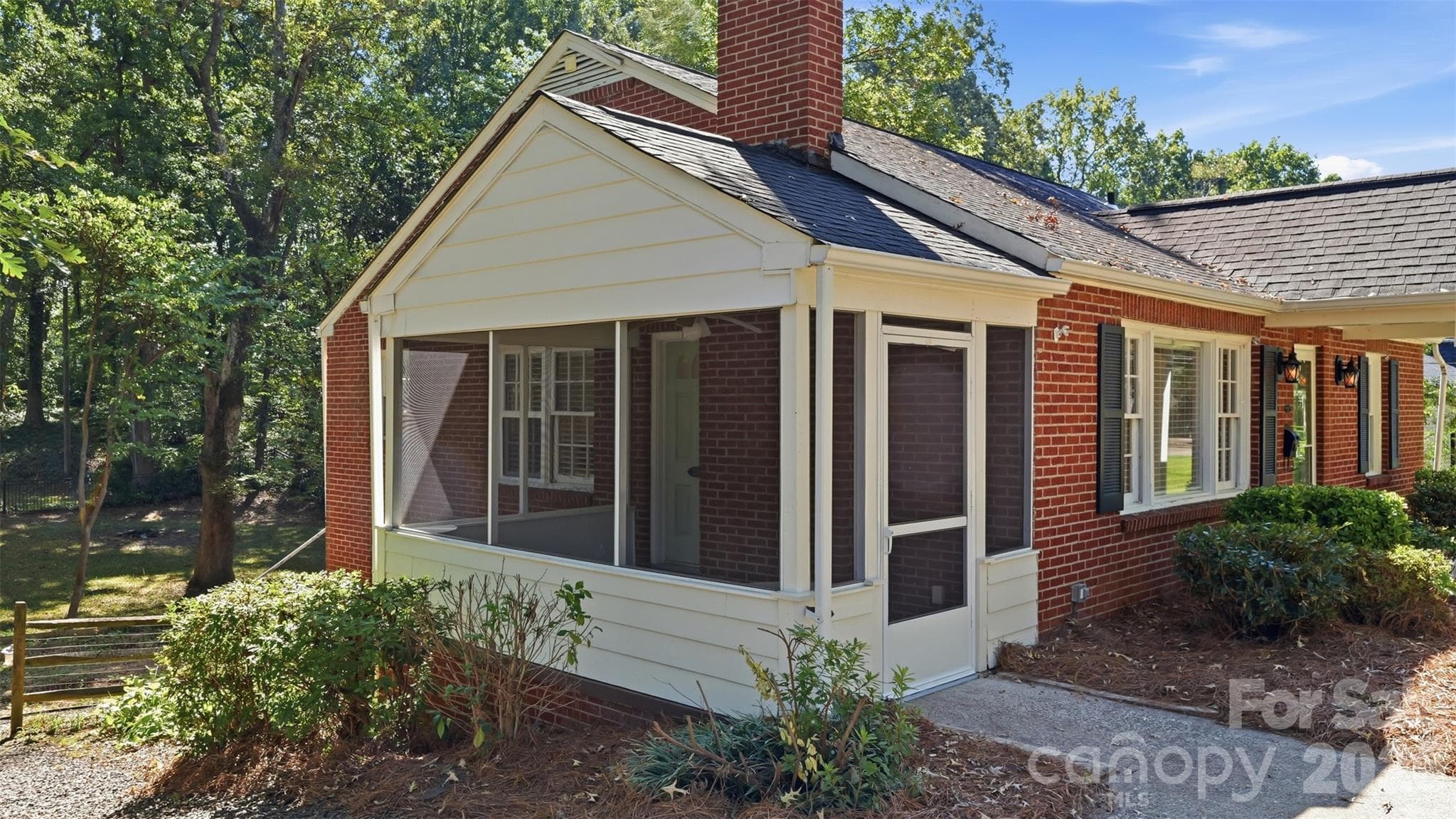 Single Family Residence at 1004 S South Street, Gastonia, photo 3 of 36