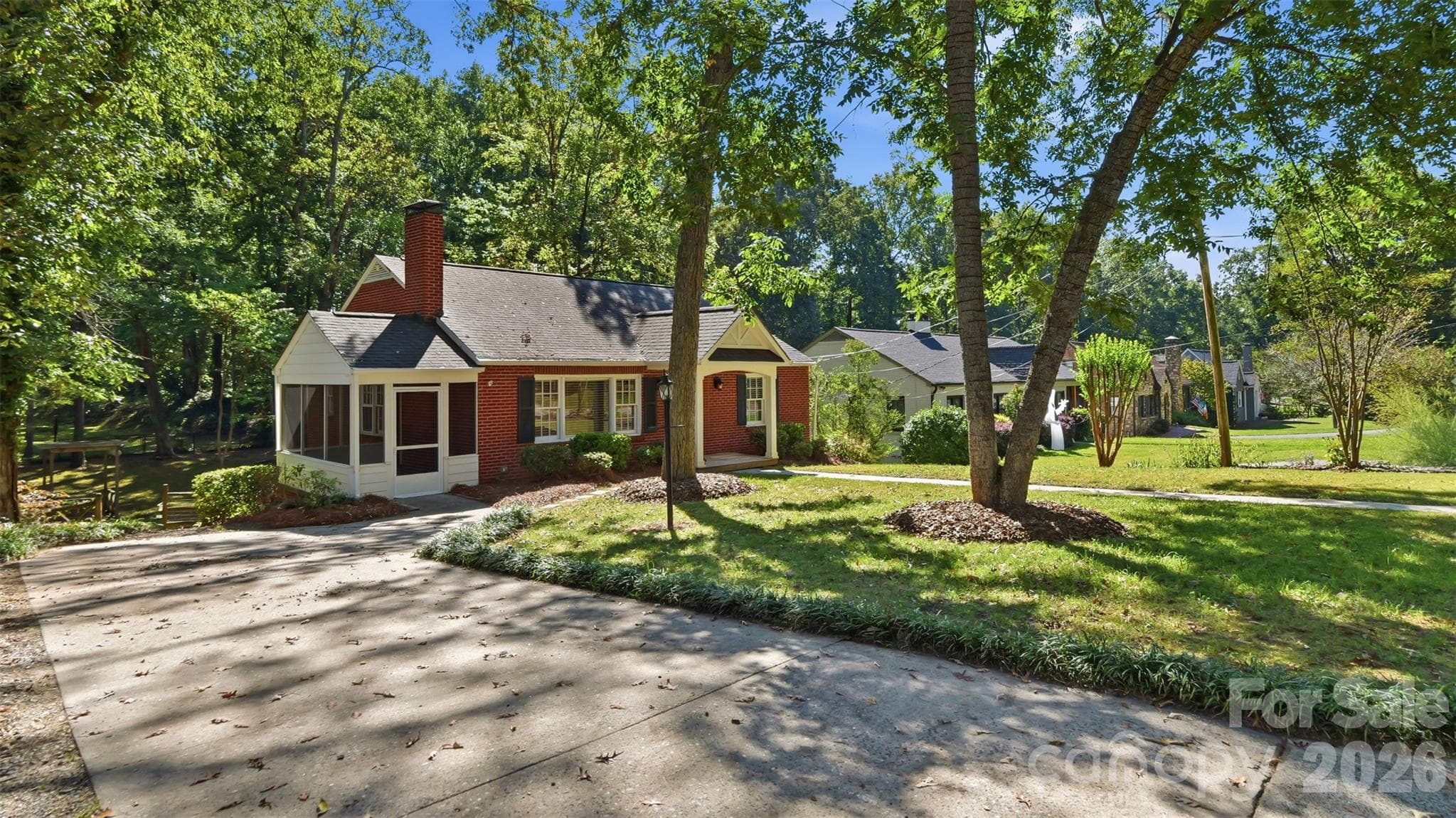 Single Family Residence at 1004 S South Street, Gastonia, photo 4 of 36