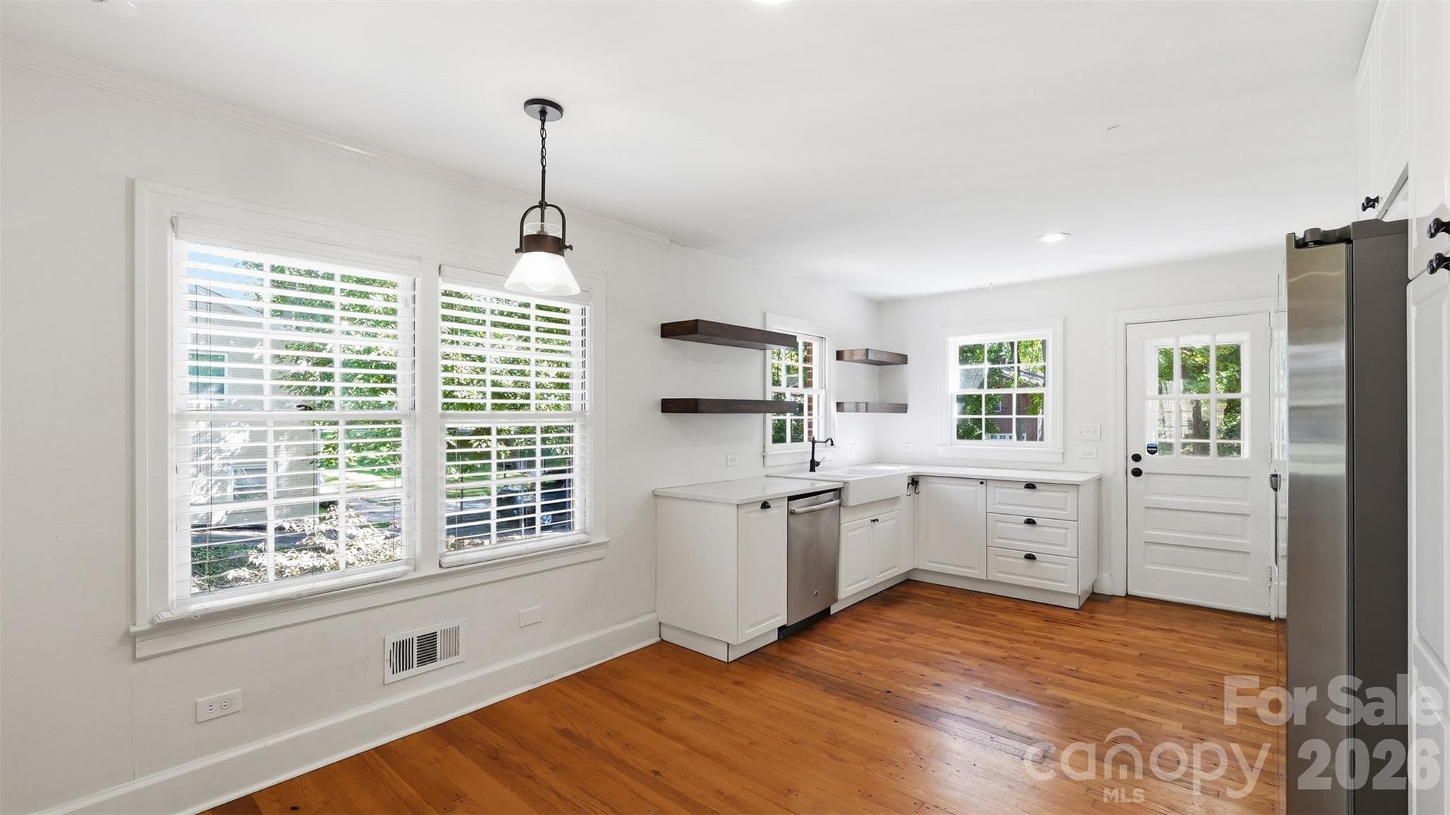 Single Family Residence at 1004 S South Street, Gastonia, photo 14 of 36