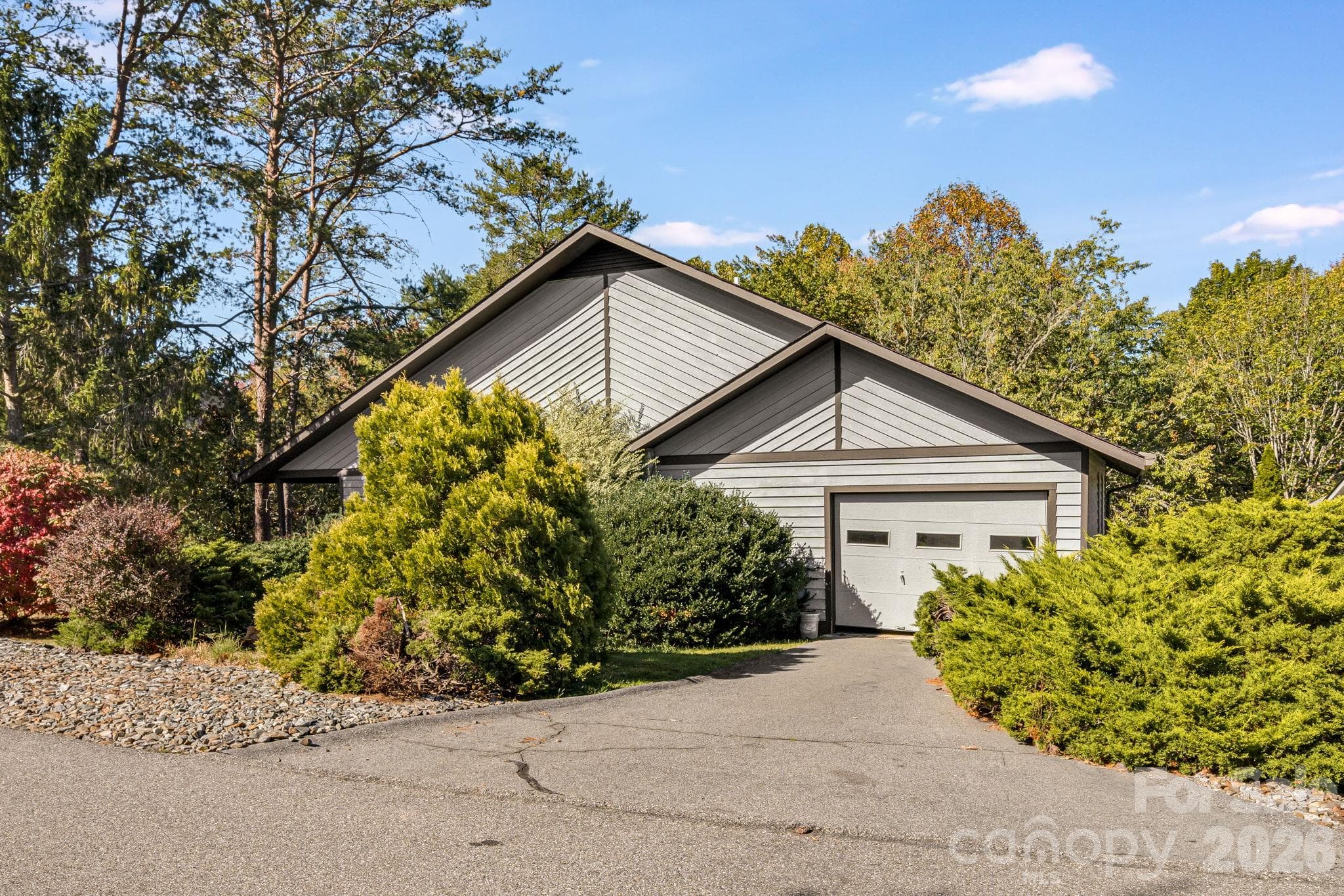 Single Family Residence at 8 Zachary Ridge Road, Asheville, photo 2 of 25