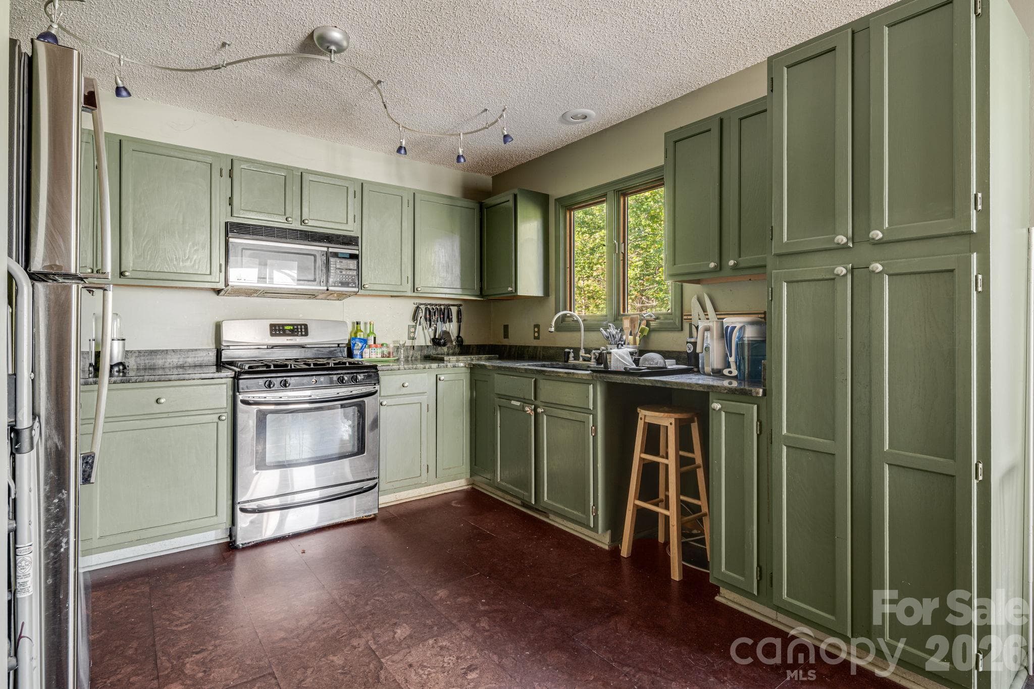 Single Family Residence at 8 Zachary Ridge Road, Asheville, photo 14 of 25