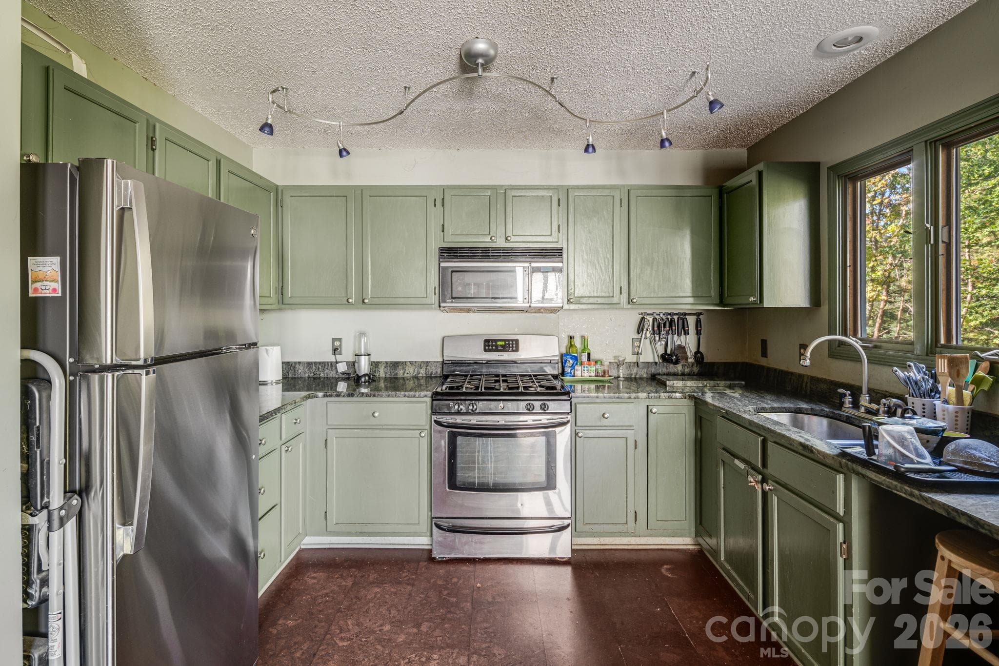 Single Family Residence at 8 Zachary Ridge Road, Asheville, photo 15 of 25