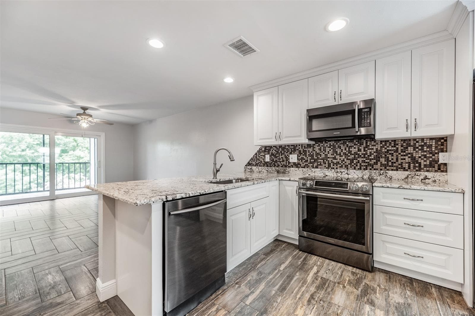 Condominium at 6125 113TH ST #514, SEMINOLE, photo 5 of 33