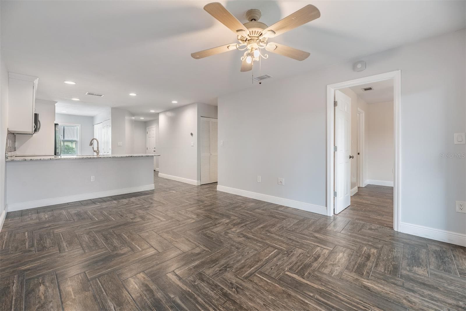 Condominium at 6125 113TH ST #514, SEMINOLE, photo 12 of 33
