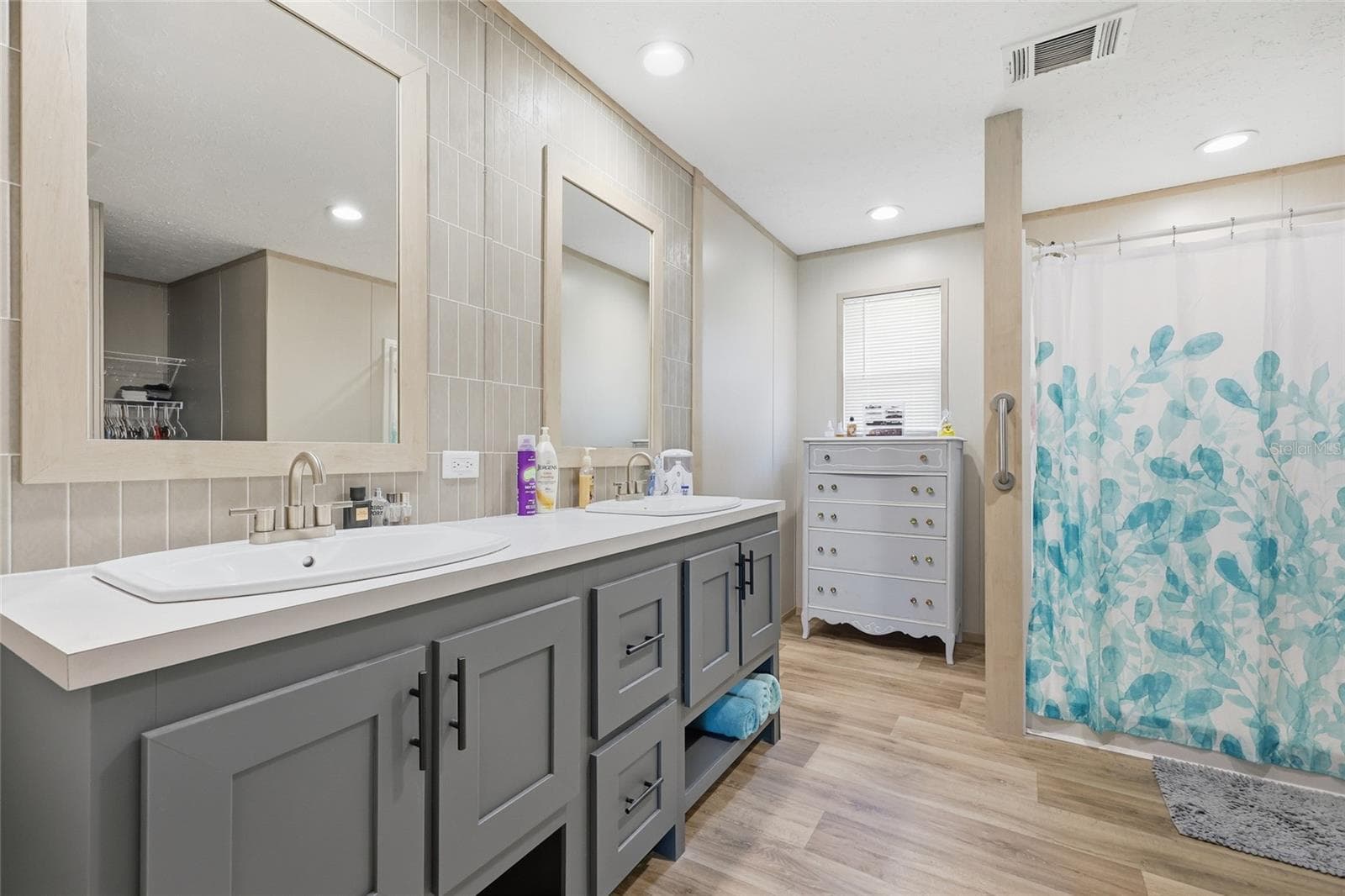 Manufactured Home at 9367 254TH TER, O'BRIEN, photo 12 of 23