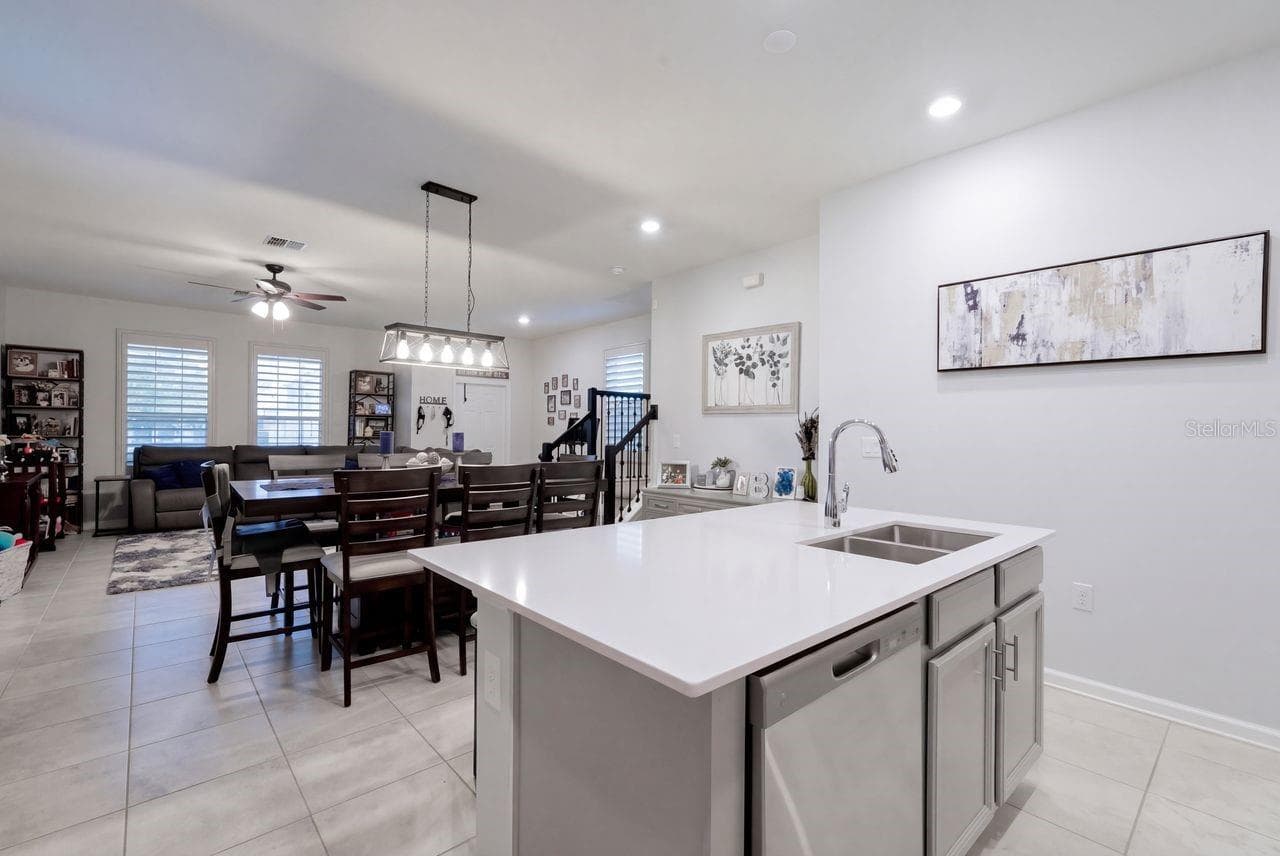 Single Family Residence at 17126 QUICKSILVER AVE, WINTER GARDEN, photo 8 of 38