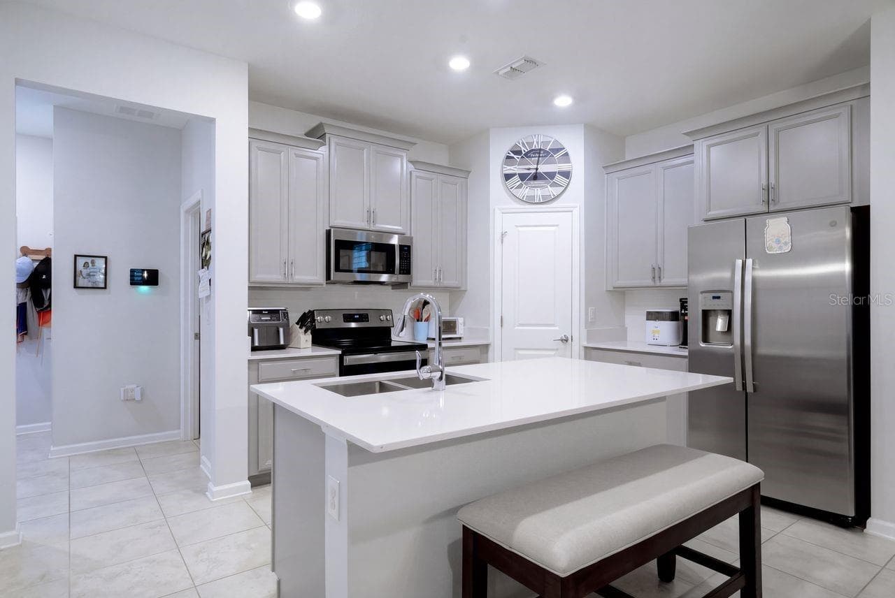 Single Family Residence at 17126 QUICKSILVER AVE, WINTER GARDEN, photo 5 of 38
