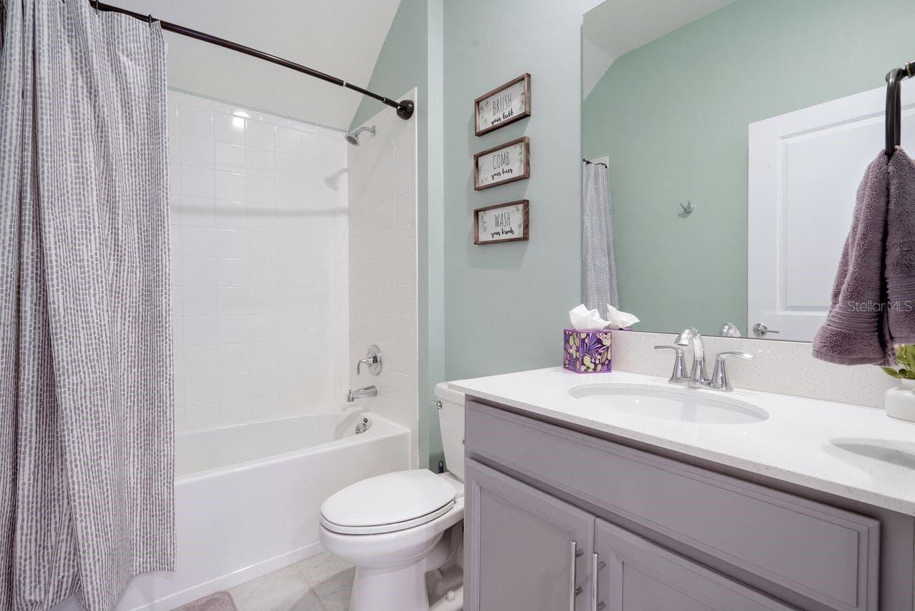 Guest Bathroom - Downstairs - 17126 QUICKSILVER AVE, WINTER GARDEN