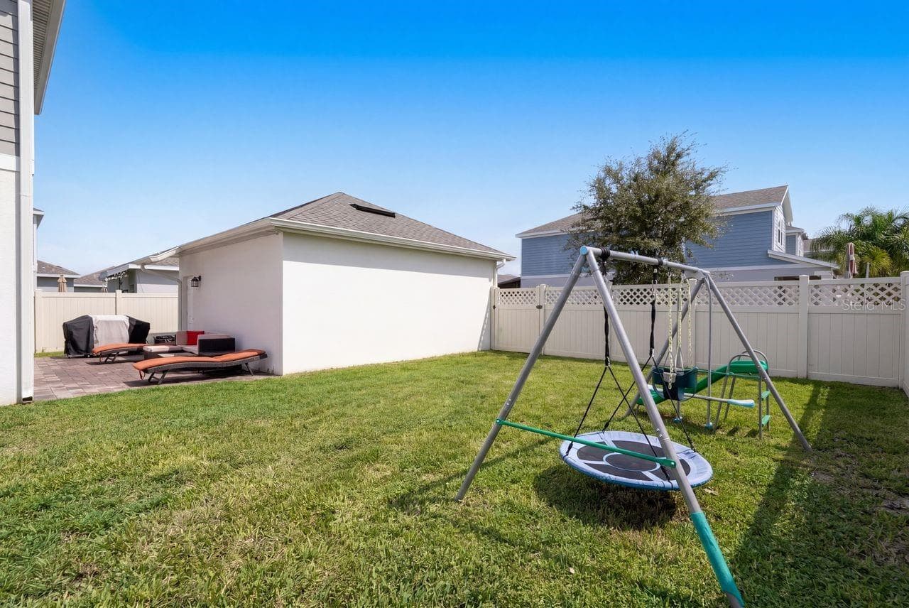 Large Fenced in Corner Lot - 17126 QUICKSILVER AVE, WINTER GARDEN