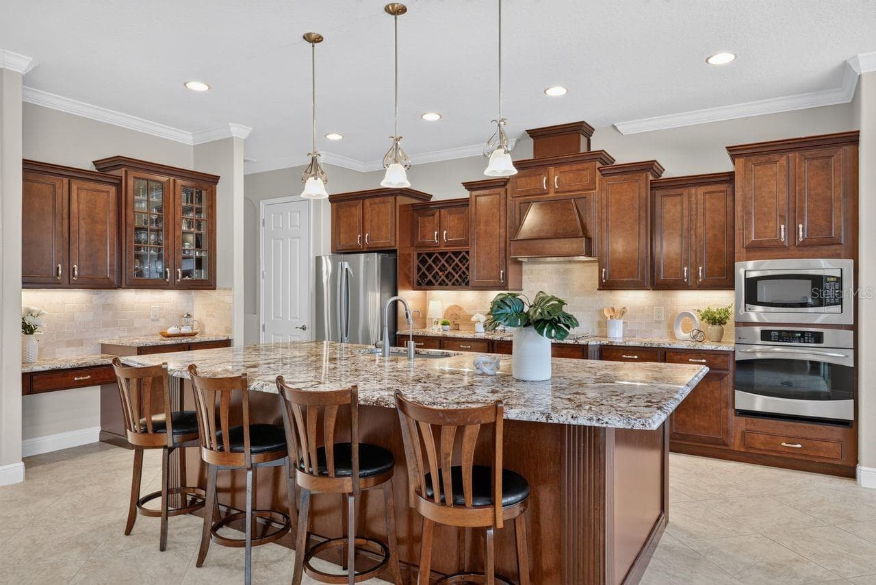 Gourmet Kitchen - 17115 4TH AVE E, BRADENTON