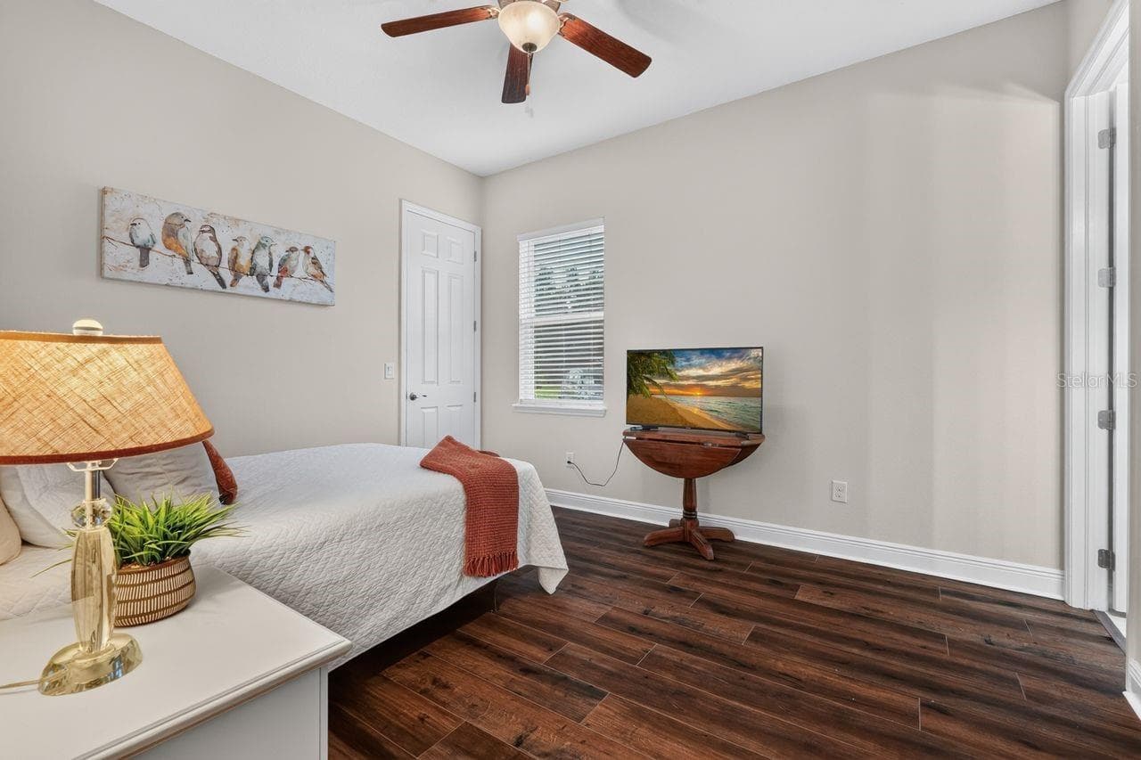 3rd bedroom with ensuite bathroom and walk in closet - 17115 4TH AVE E, BRADENTON