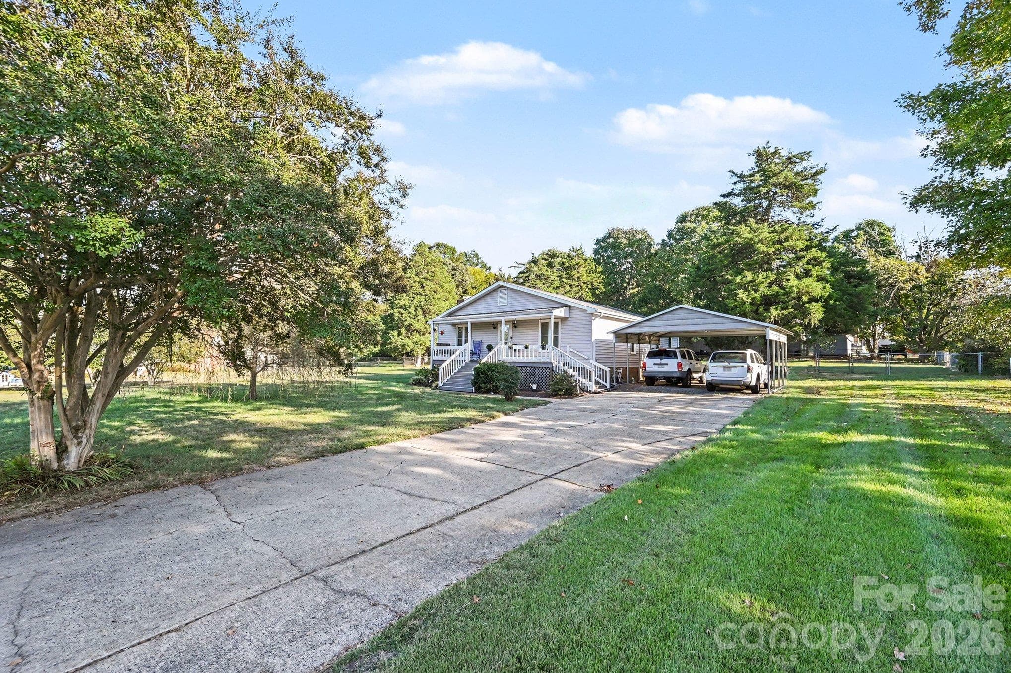 Single Family Residence at 2637 Old Plantation Drive SW, Concord, photo 3 of 24