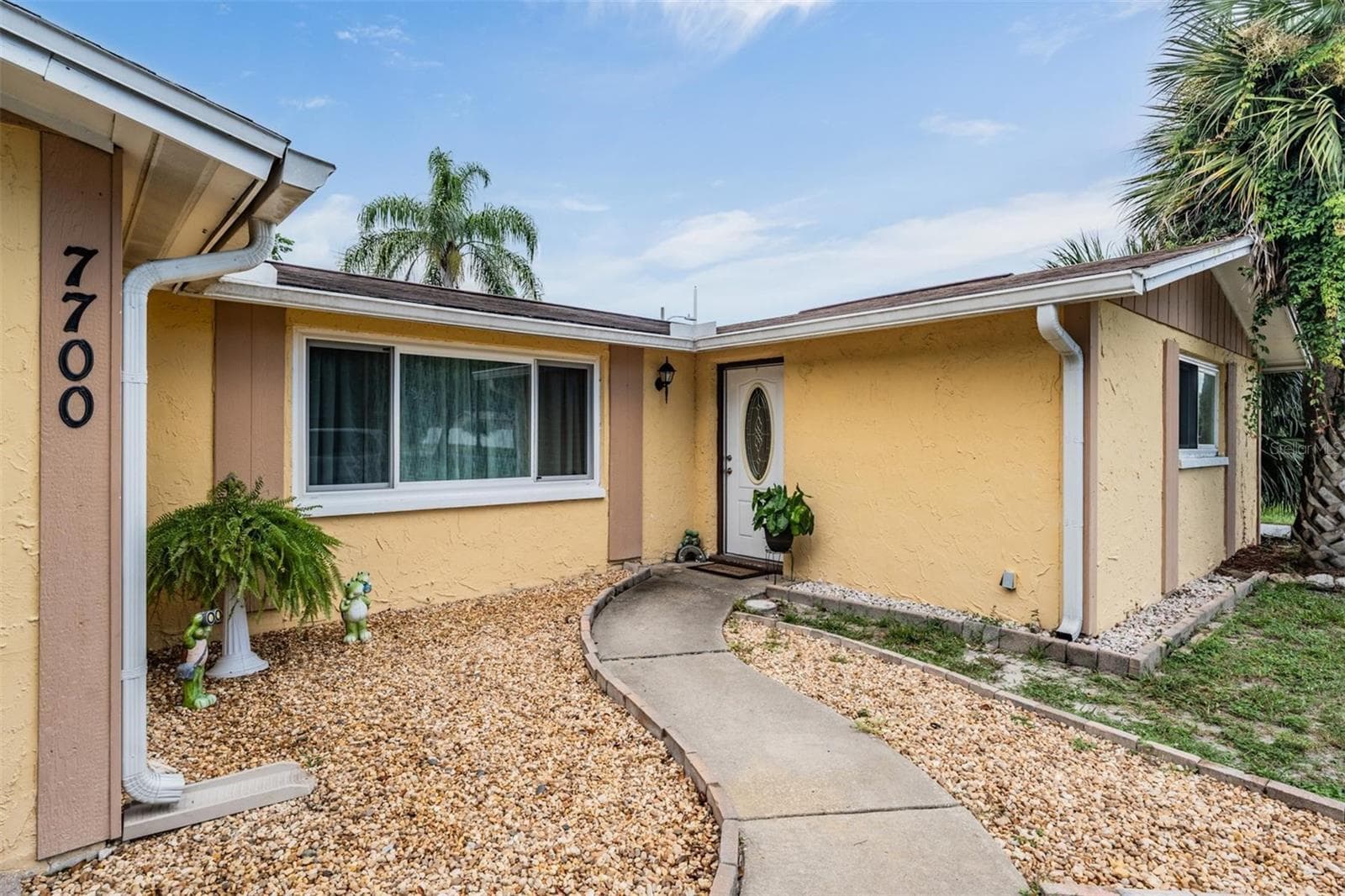 Single Family Residence at 7700 BIRCHWOOD DR, PORT RICHEY, photo 2 of 29