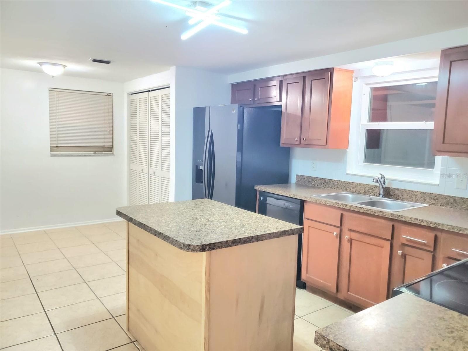 Eat in kitchen ideal for casual breakfasts - 7700 BIRCHWOOD DR, PORT RICHEY