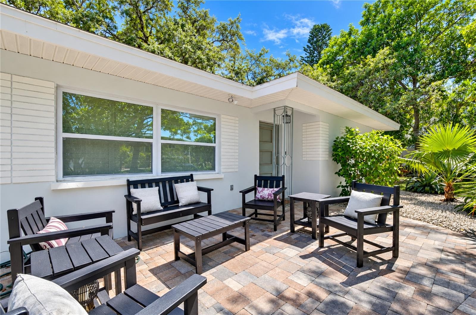 Single Family Residence at 200 LAGOON DR, PALM HARBOR, photo 11 of 73
