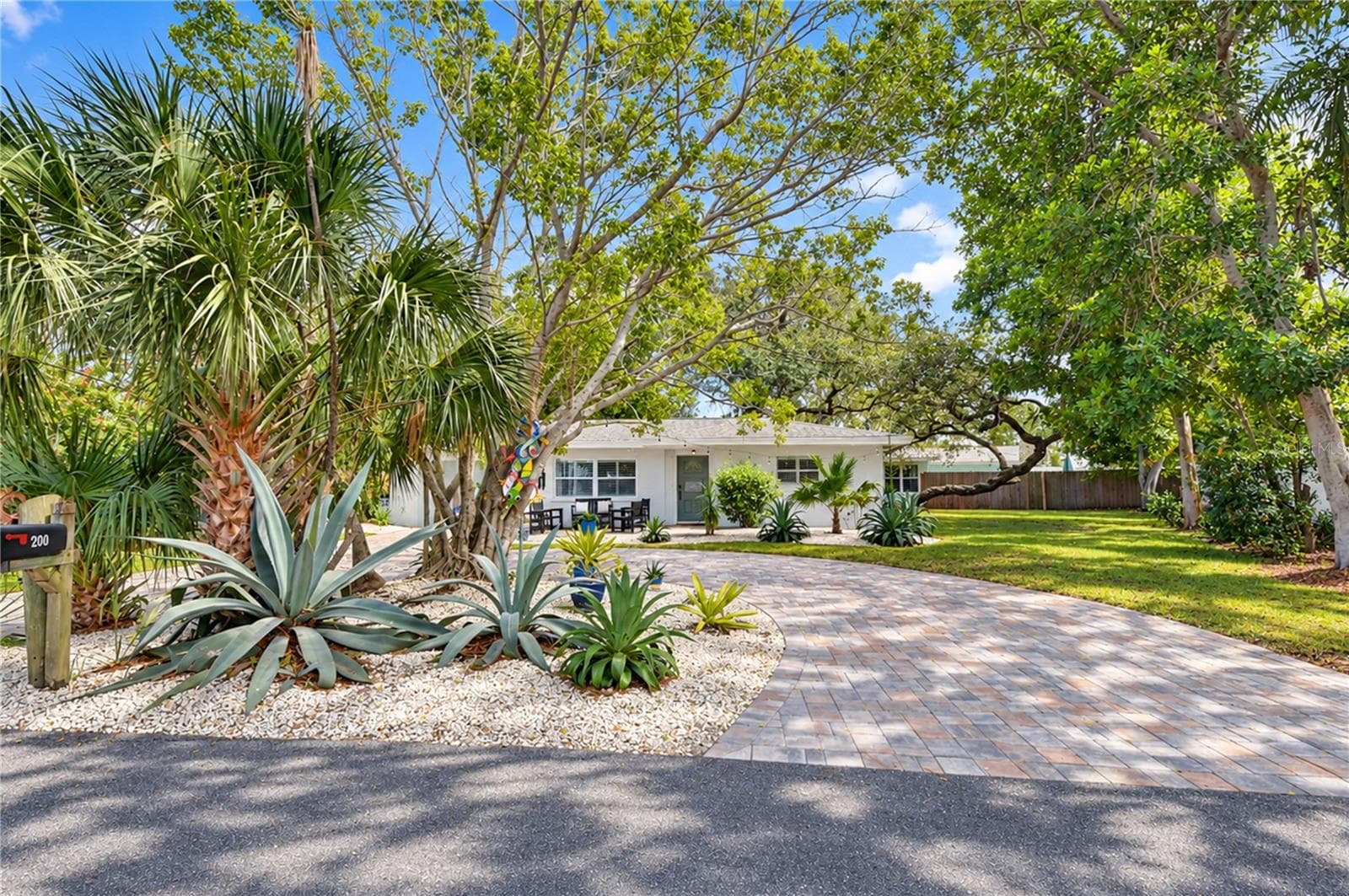 Single Family Residence at 200 LAGOON DR, PALM HARBOR, photo 21 of 73