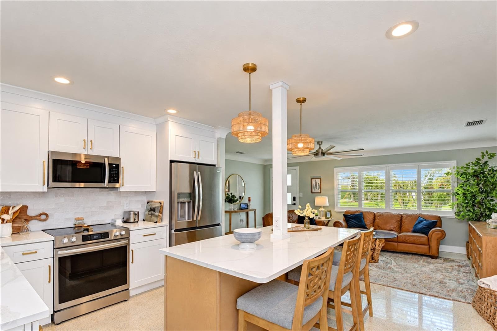 Single Family Residence at 200 LAGOON DR, PALM HARBOR, photo 38 of 73