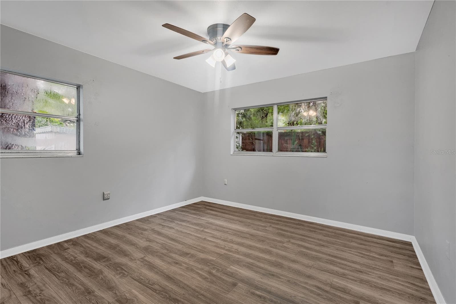 Single Family Residence at 2002 E CRENSHAW ST, TAMPA, photo 4 of 15