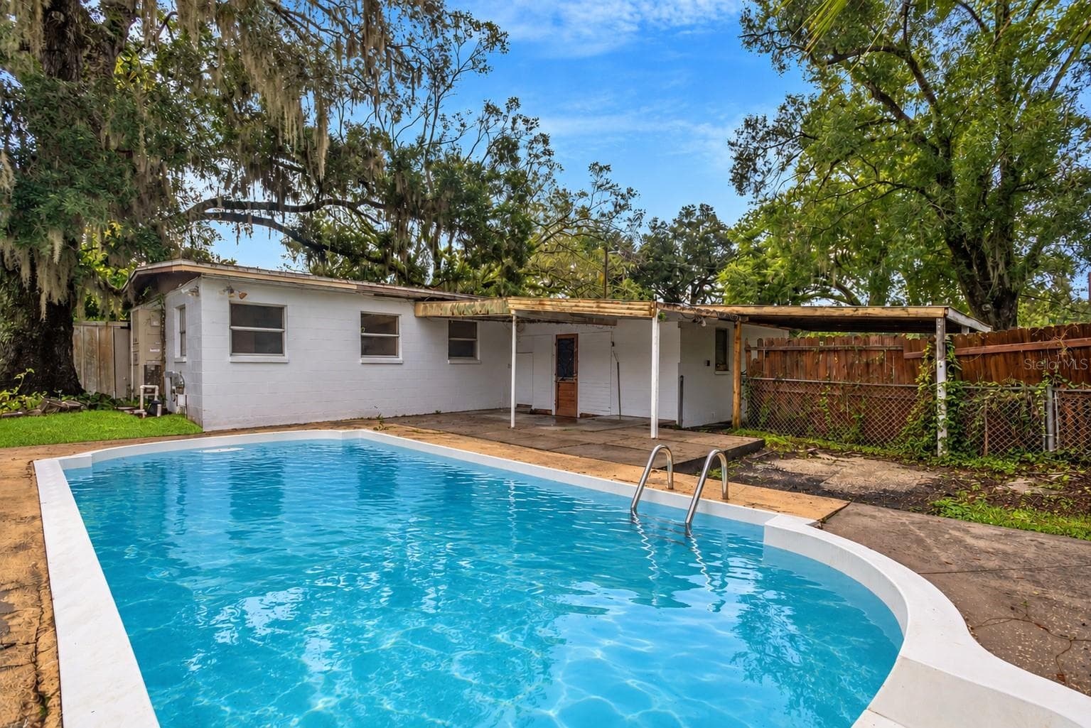 Single Family Residence at 2002 E CRENSHAW ST, TAMPA, photo 5 of 15