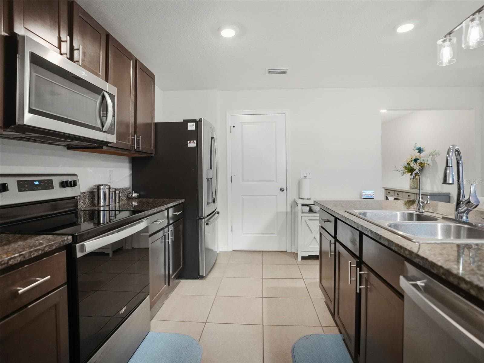 Kitchen - 3392 AUTUMN AMBER DR, SPRING HILL