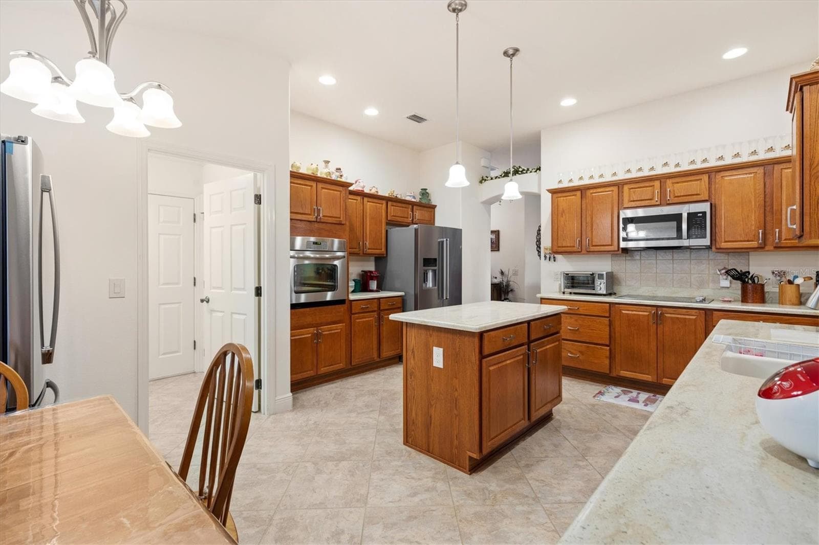 Eating space in Kitchen. - 1926 ELDRIDGE LOOP, THE VILLAGES