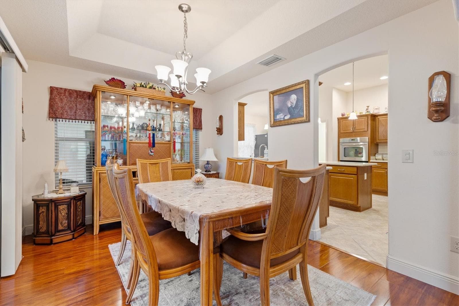 Dining Roo with tray ceiling. - 1926 ELDRIDGE LOOP, THE VILLAGES