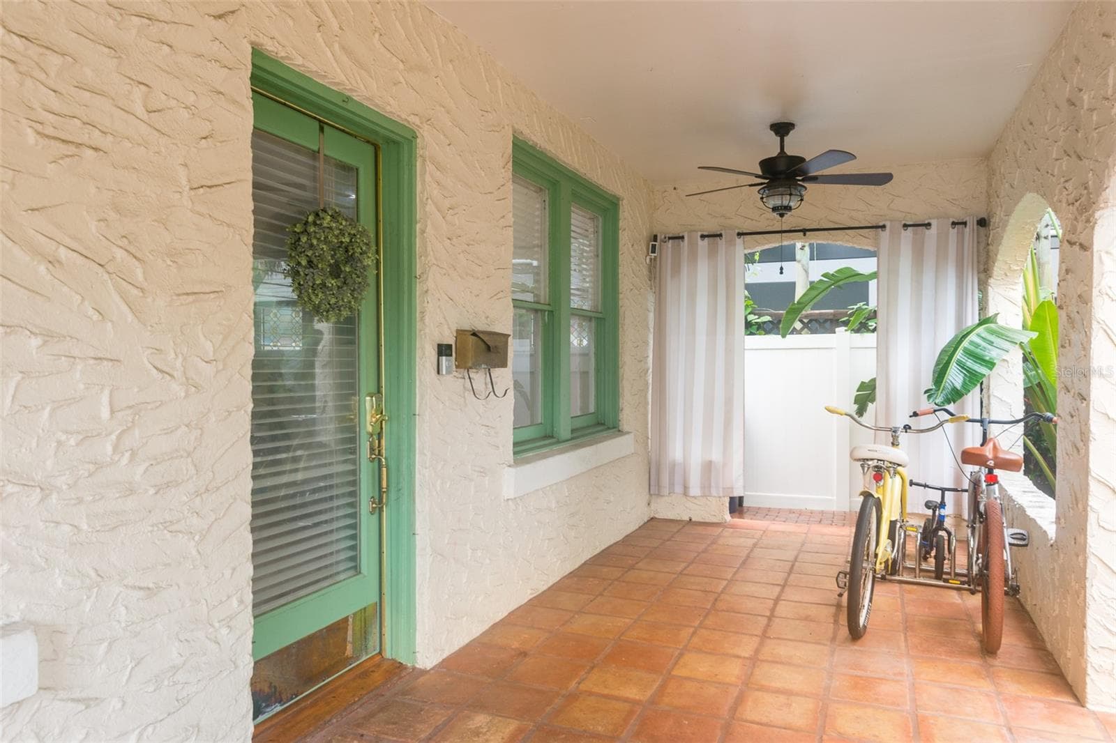 Single Family Residence at 2912 W NEPTUNE ST, TAMPA, photo 2 of 28