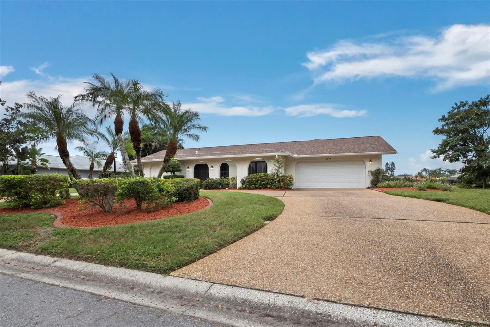 Single Family Residence at 6945 COUNTRY LAKES CIR, SARASOTA, photo 2 of 37