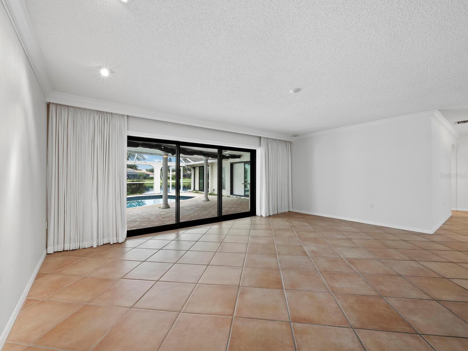 Single Family Residence at 6945 COUNTRY LAKES CIR, SARASOTA, photo 8 of 37