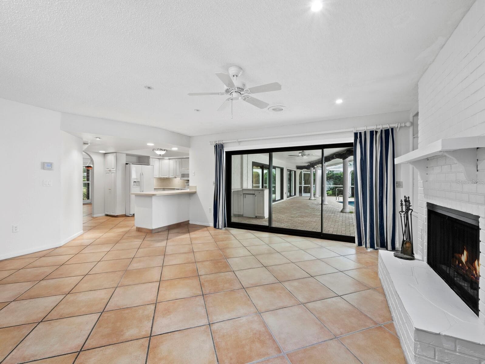 Single Family Residence at 6945 COUNTRY LAKES CIR, SARASOTA, photo 14 of 37