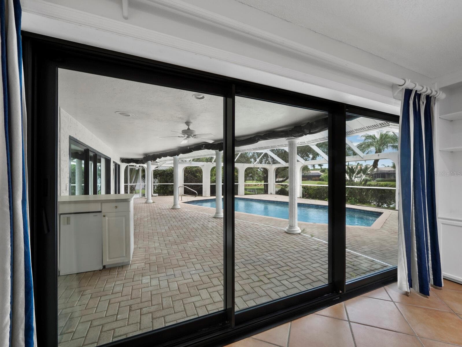 Single Family Residence at 6945 COUNTRY LAKES CIR, SARASOTA, photo 22 of 37