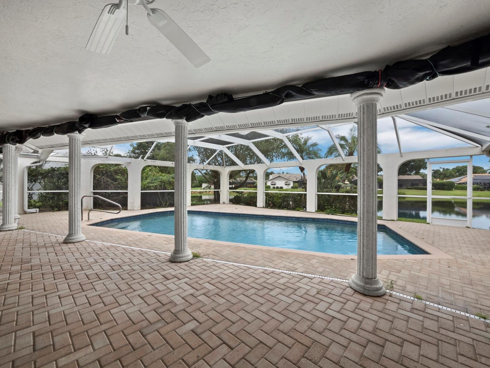 Single Family Residence at 6945 COUNTRY LAKES CIR, SARASOTA, photo 31 of 37