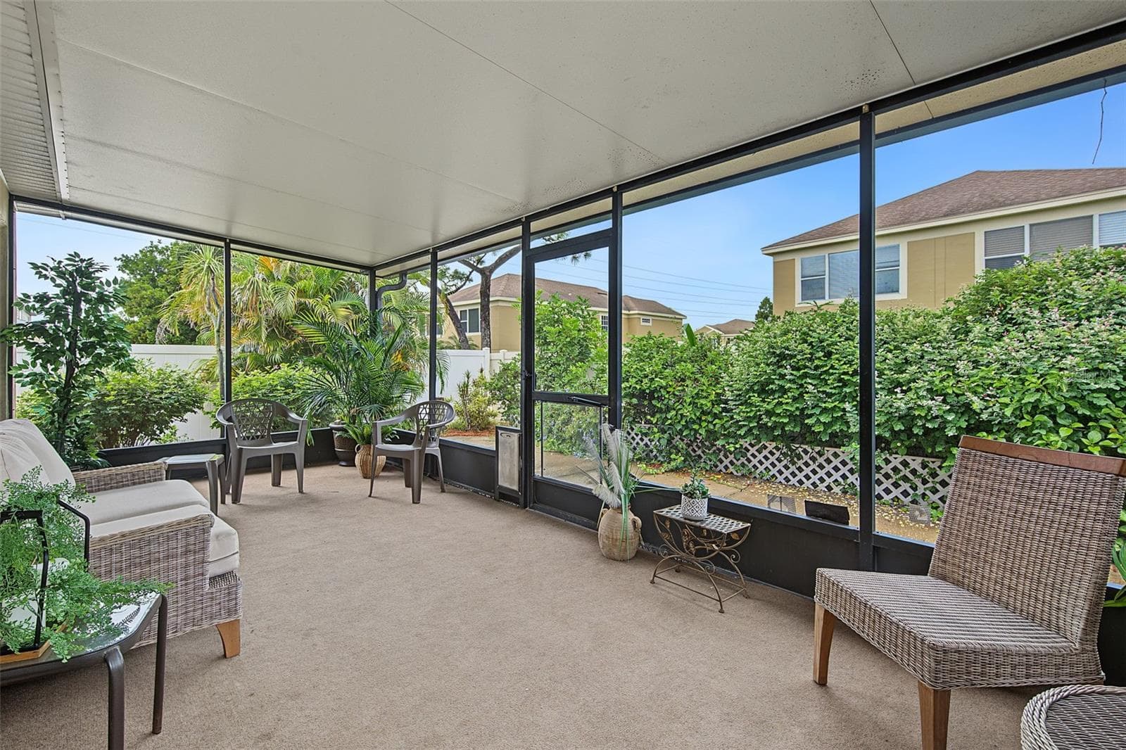 Florida Room / Covered Porch - 2771 SUMMERDALE DR #7, CLEARWATER