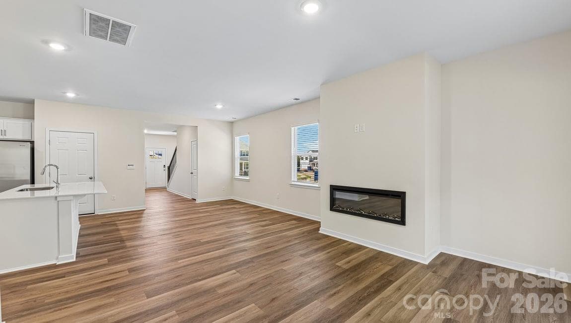 Single Family Residence at Newton, photo 14 of 63