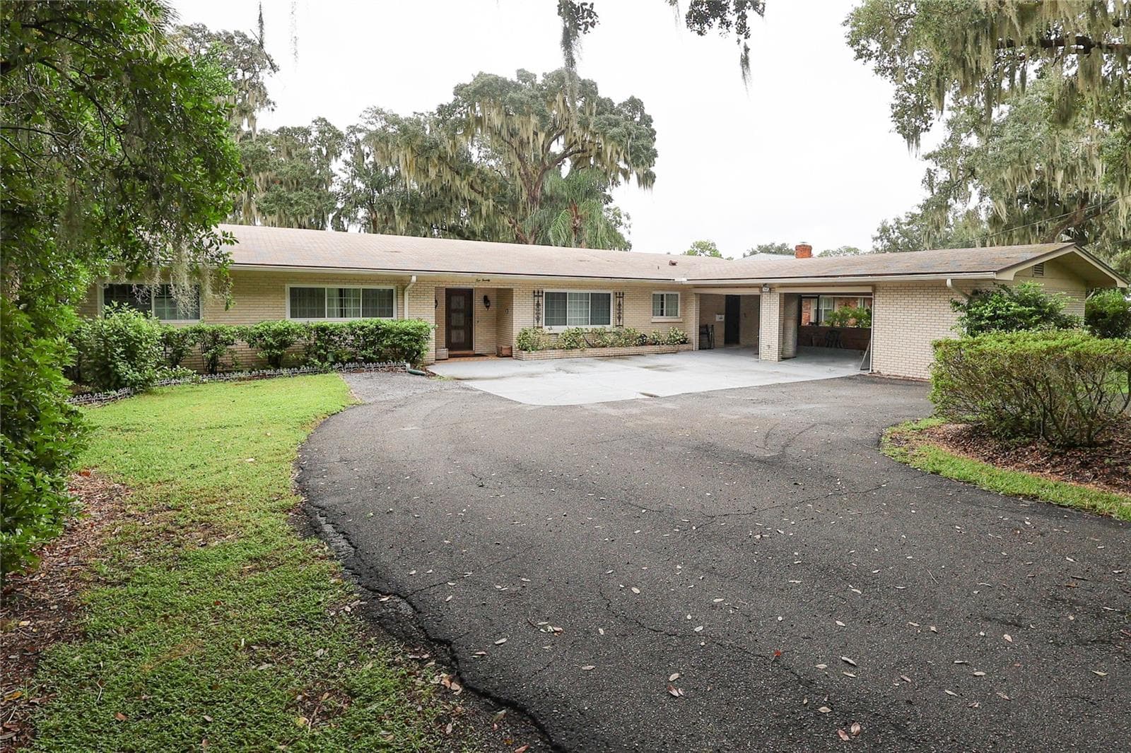 1020 W LAKE HAMILTON DR