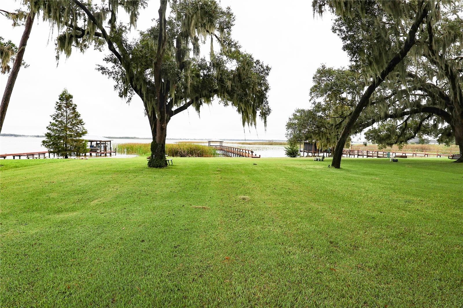 Single Family Residence at 1020 W LAKE HAMILTON DR, WINTER HAVEN, photo 13 of 56