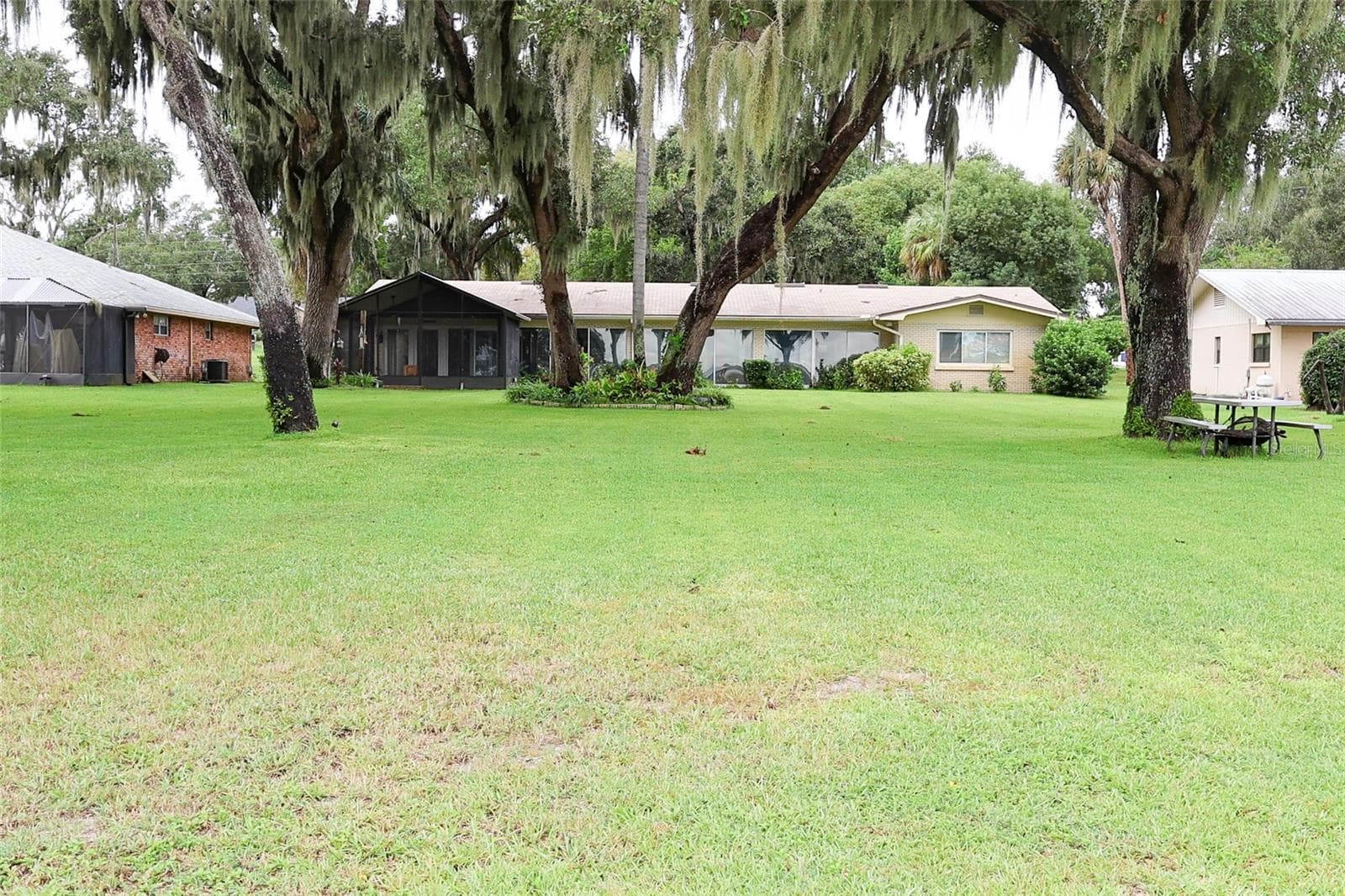 Single Family Residence at 1020 W LAKE HAMILTON DR, WINTER HAVEN, photo 15 of 56