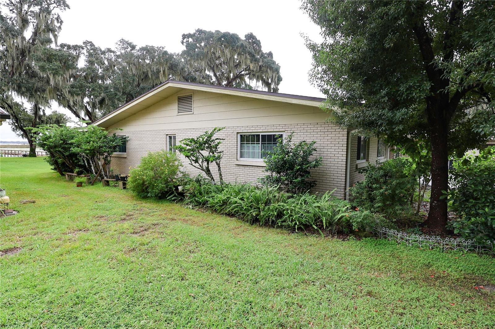 Single Family Residence at 1020 W LAKE HAMILTON DR, WINTER HAVEN, photo 16 of 56