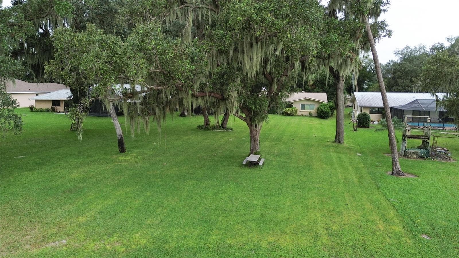 Single Family Residence at 1020 W LAKE HAMILTON DR, WINTER HAVEN, photo 54 of 56