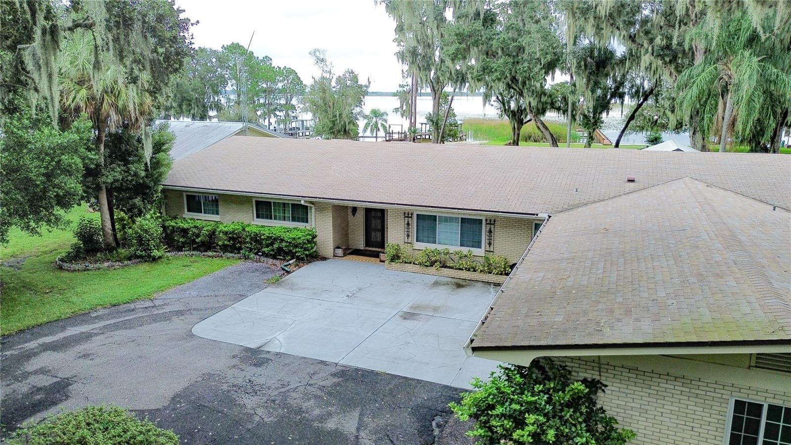 Single Family Residence at 1020 W LAKE HAMILTON DR, WINTER HAVEN, photo 55 of 56
