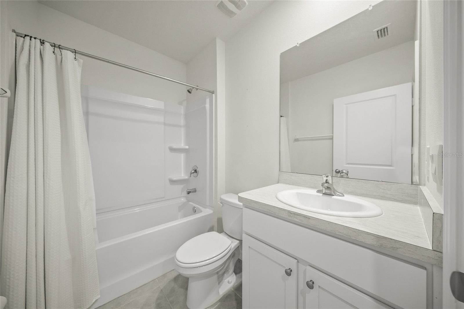 Bathroom first floor - 5215 MONTELENA CV SW, BRADENTON