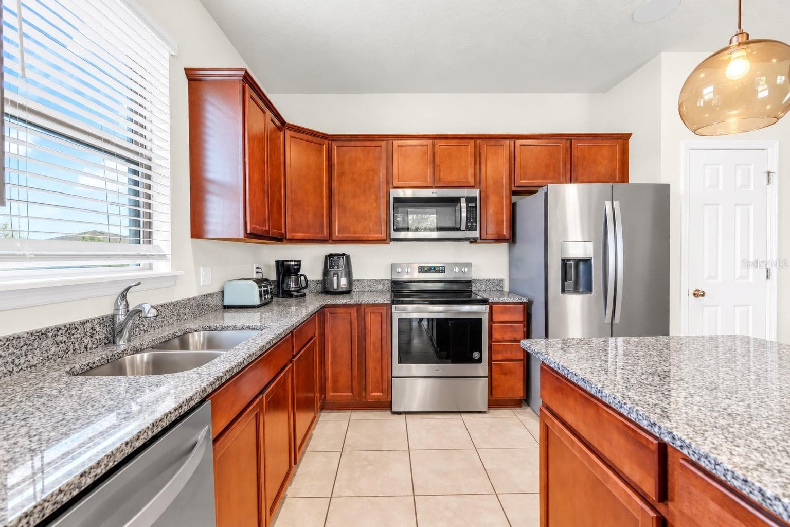 Single Family Residence at 272 CITRUS ISLE LOOP, DAVENPORT, photo 10 of 27