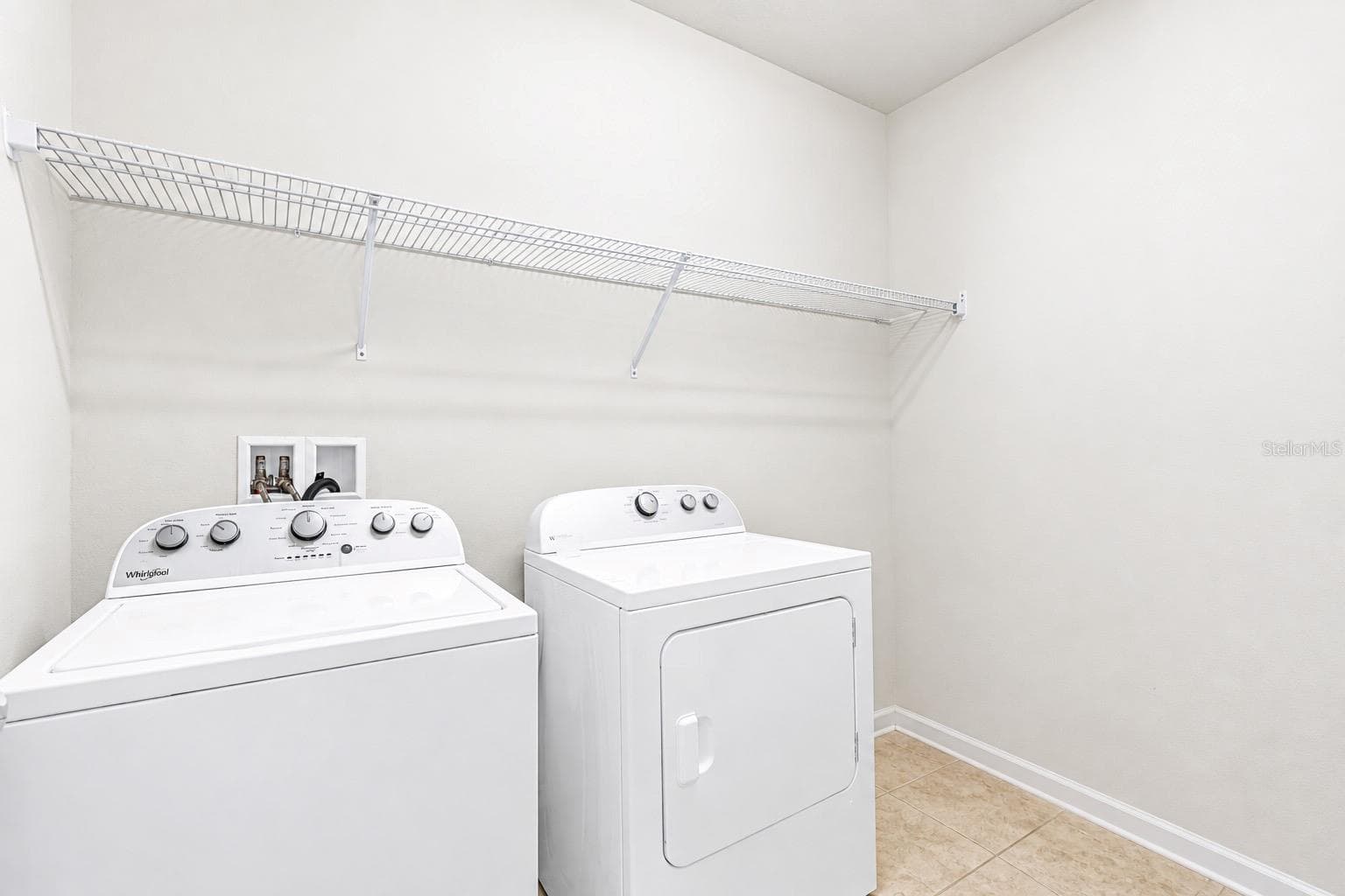 indoor laundry room - 272 CITRUS ISLE LOOP, DAVENPORT