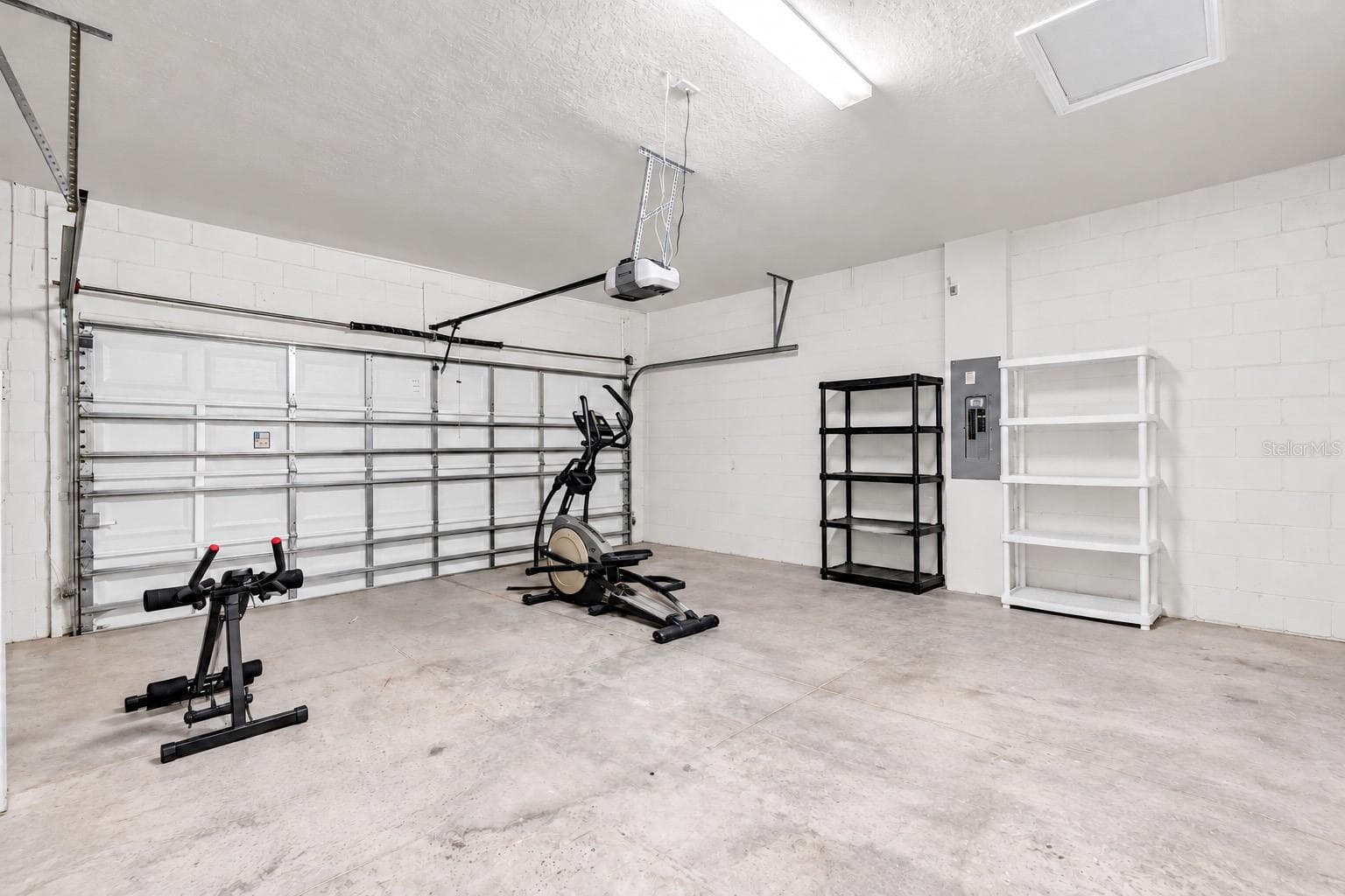 2 car garage - 272 CITRUS ISLE LOOP, DAVENPORT