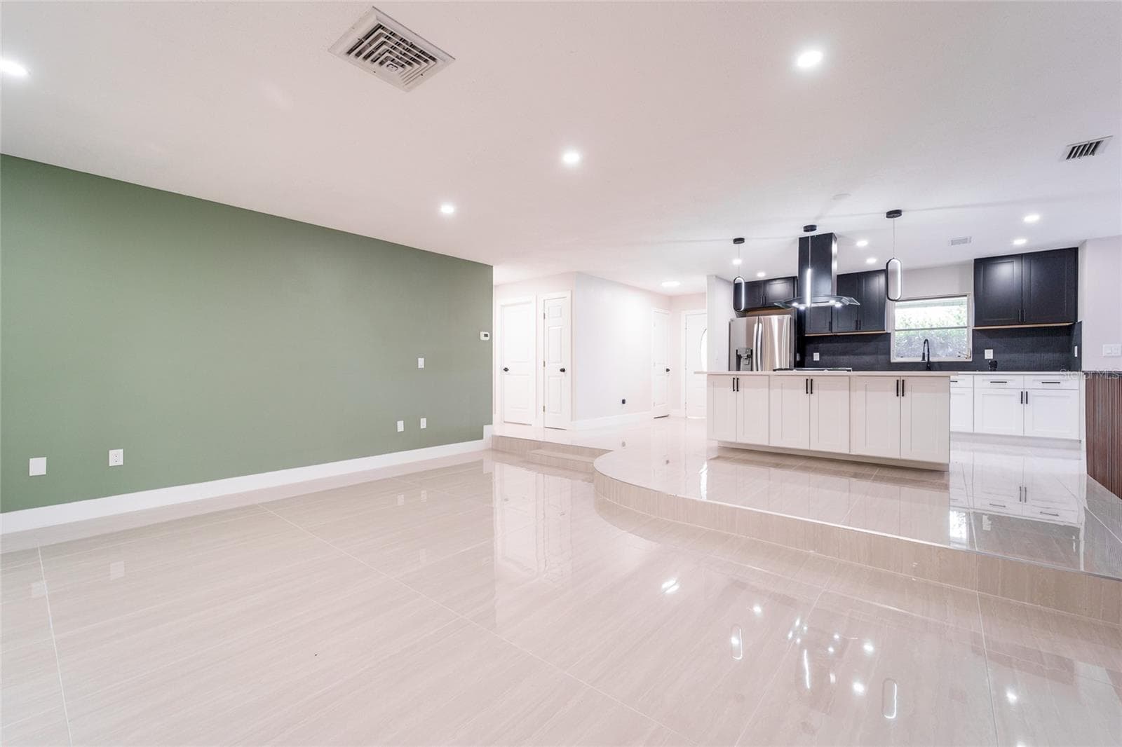 Single Family Residence at 1149 S CYPRESS POINT DR, VENICE, photo 18 of 88