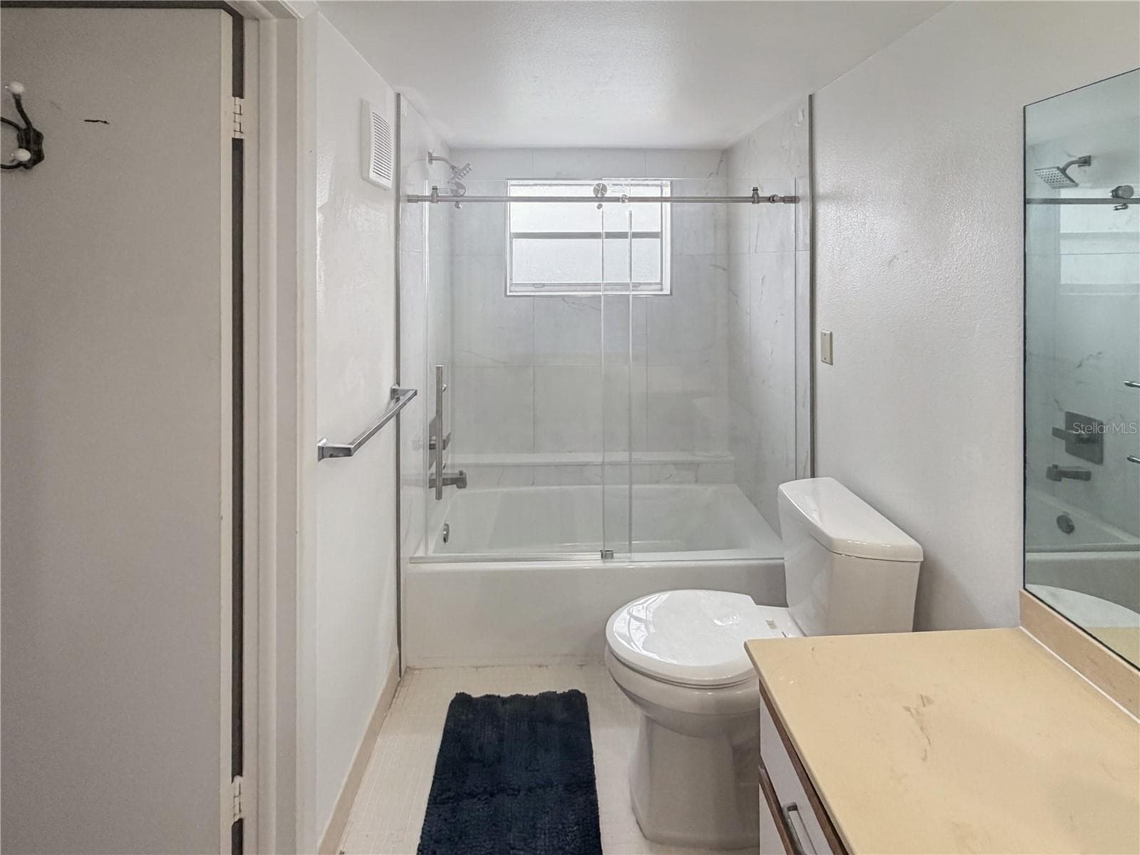Condominium at 2333 FEATHER SOUND DR #C507, CLEARWATER, photo 9 of 28